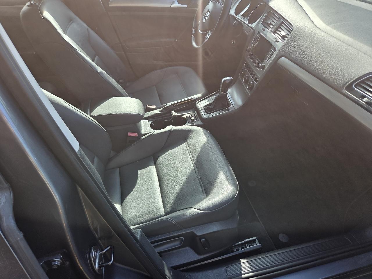 Volkswagen Golf TSI S 6A 2015