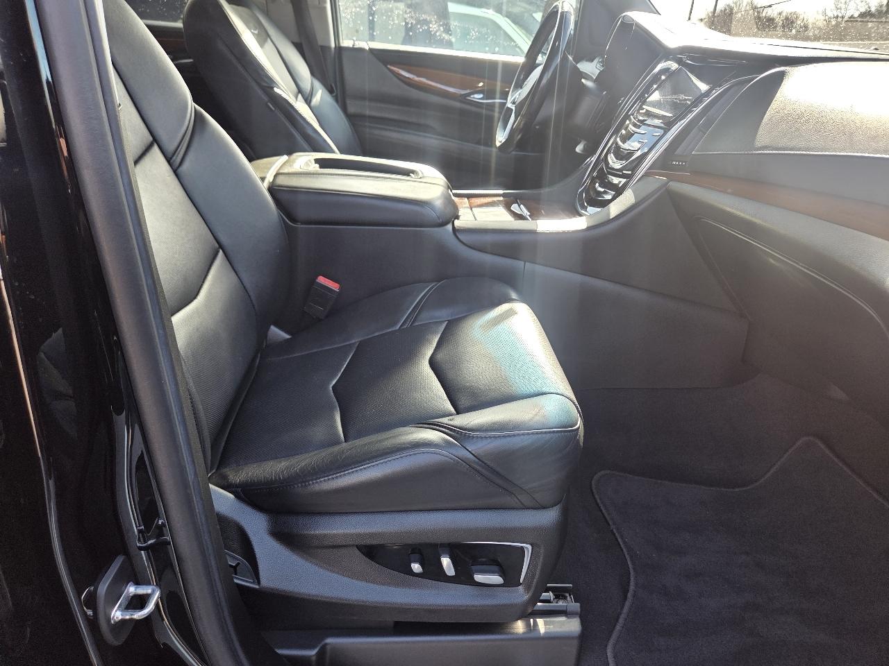 Cadillac Escalade ESV Luxury 4WD 2019