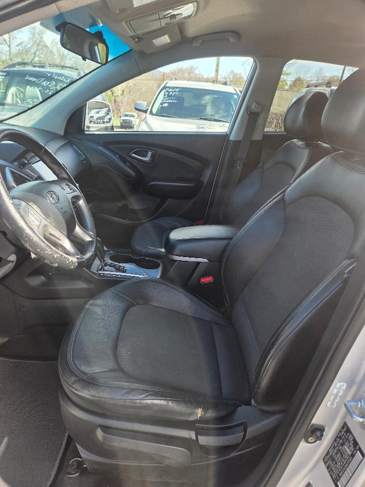 Hyundai Tucson Limited 2WD 2011