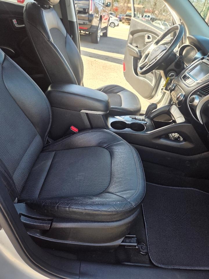 Hyundai Tucson Limited 2WD 2011