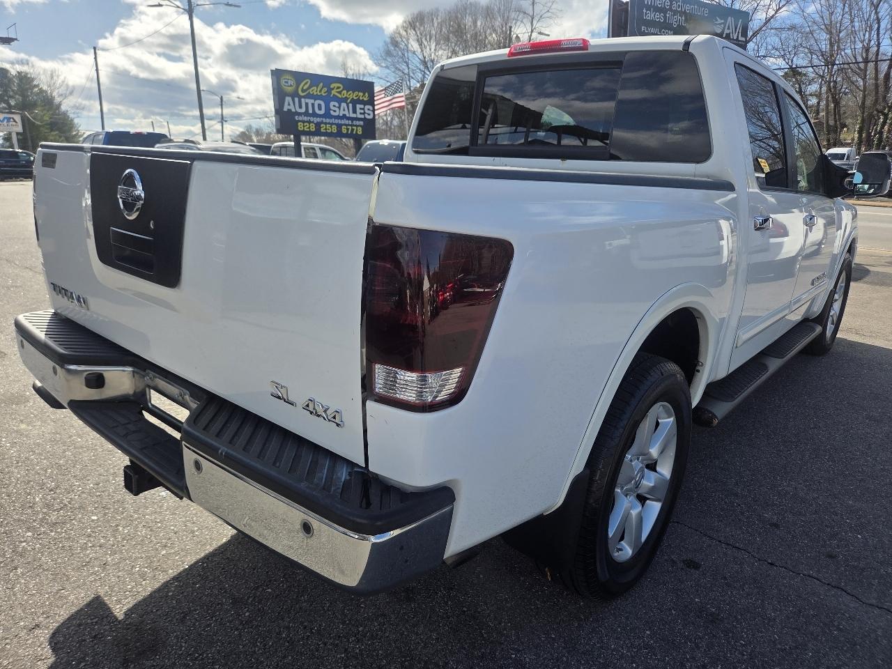 Nissan Titan SV Crew Cab 4WD 2012