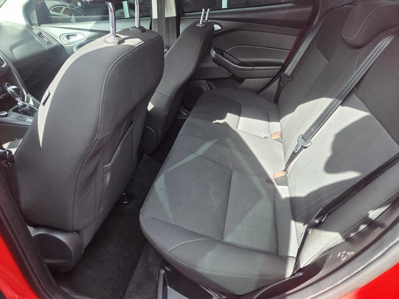 Ford Focus SE Sedan 2015