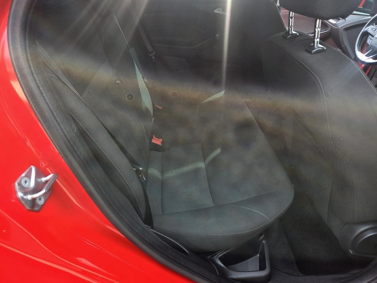 Ford Focus SE Sedan 2015