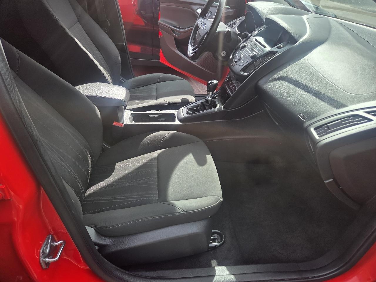 Ford Focus SE Sedan 2015