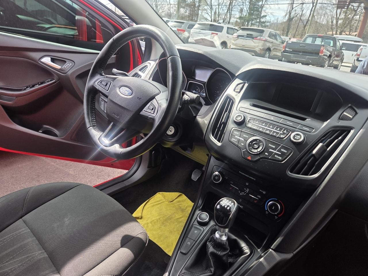 Ford Focus SE Sedan 2015