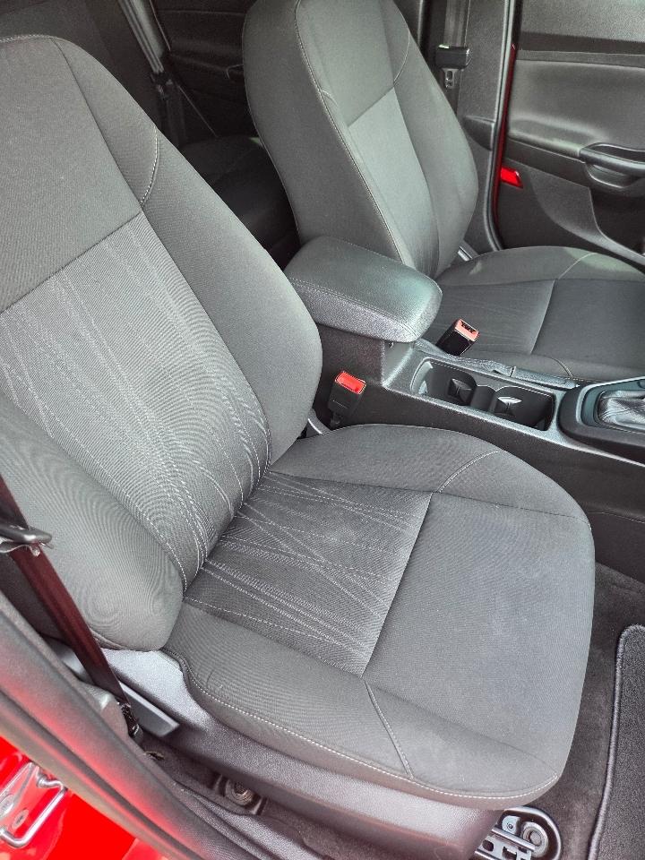 Ford Focus SE Sedan 2015