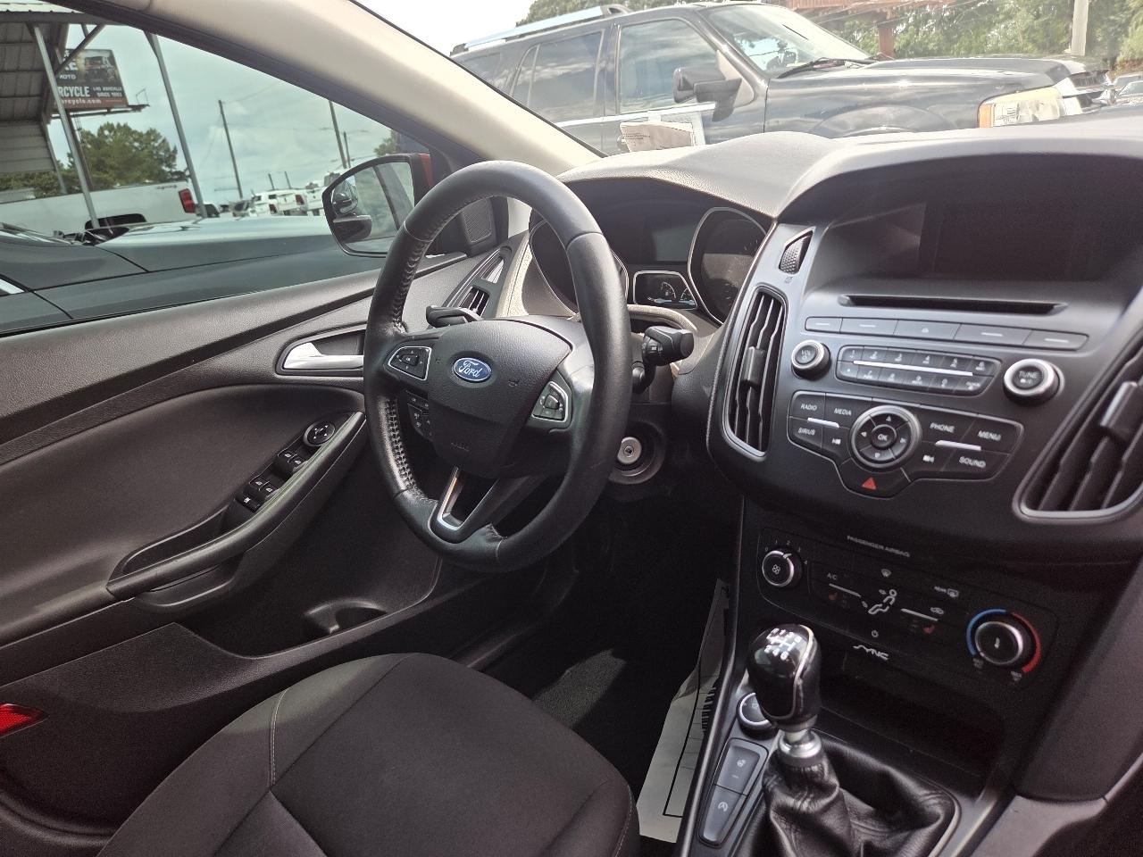 Ford Focus SE Sedan 2015