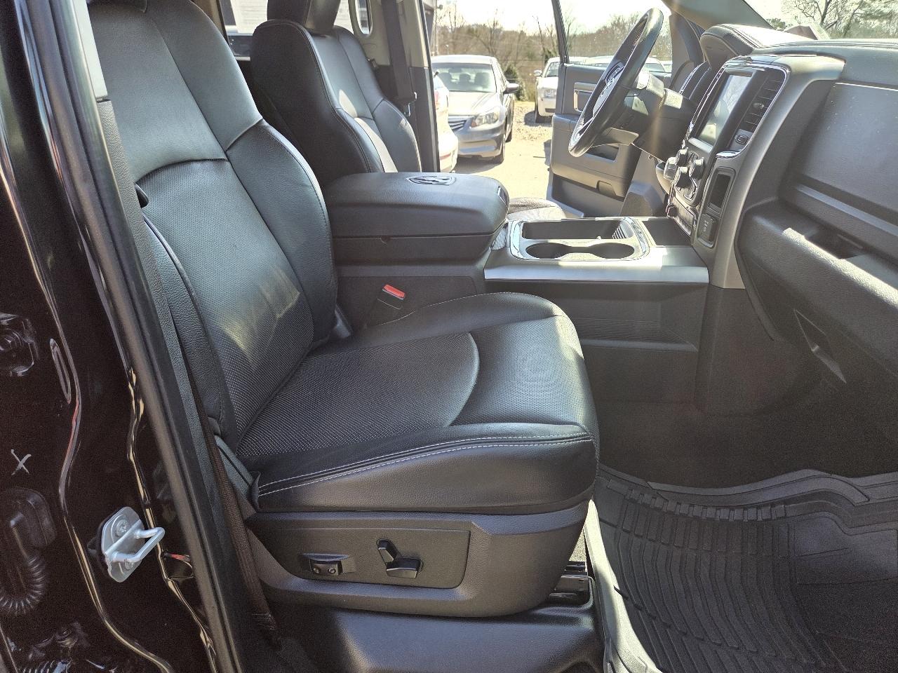 RAM 1500 Sport Quad Cab 4WD 2016