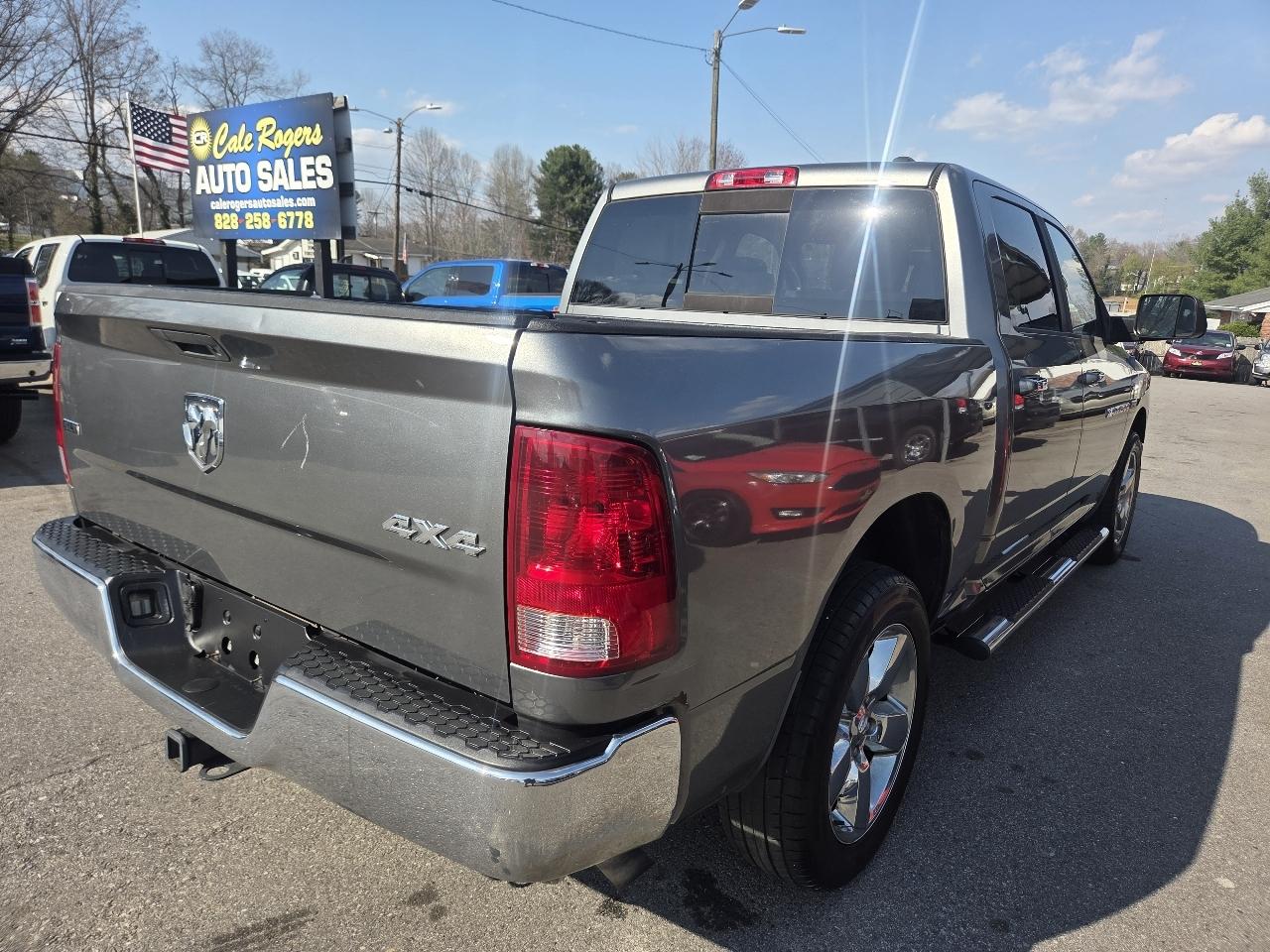 RAM 1500 SLT Crew Cab 4WD 2012