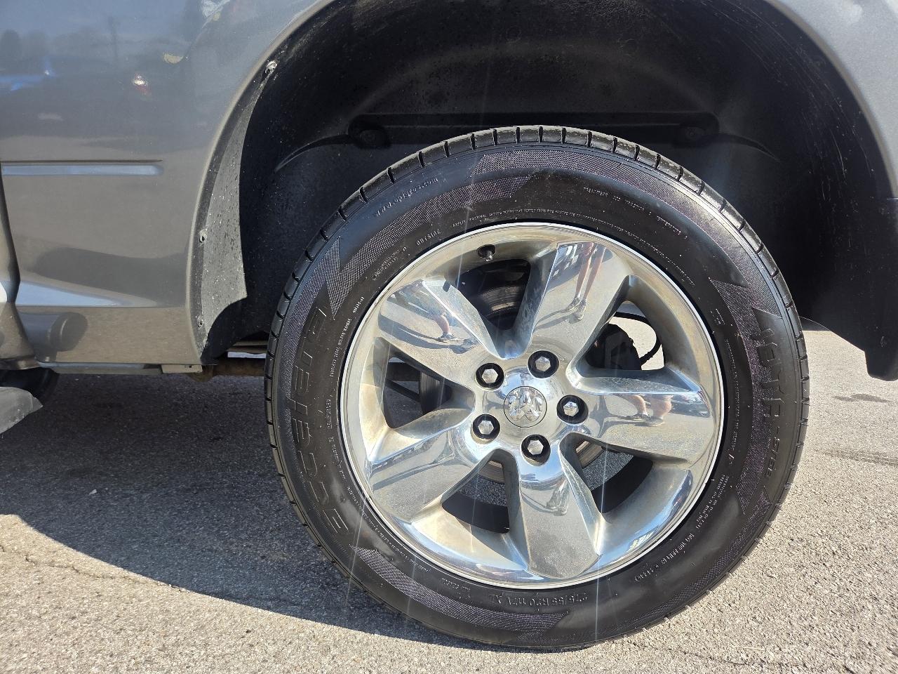 RAM 1500 SLT Crew Cab 4WD 2012