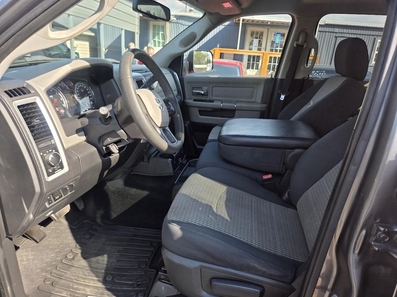 RAM 1500 SLT Crew Cab 4WD 2012