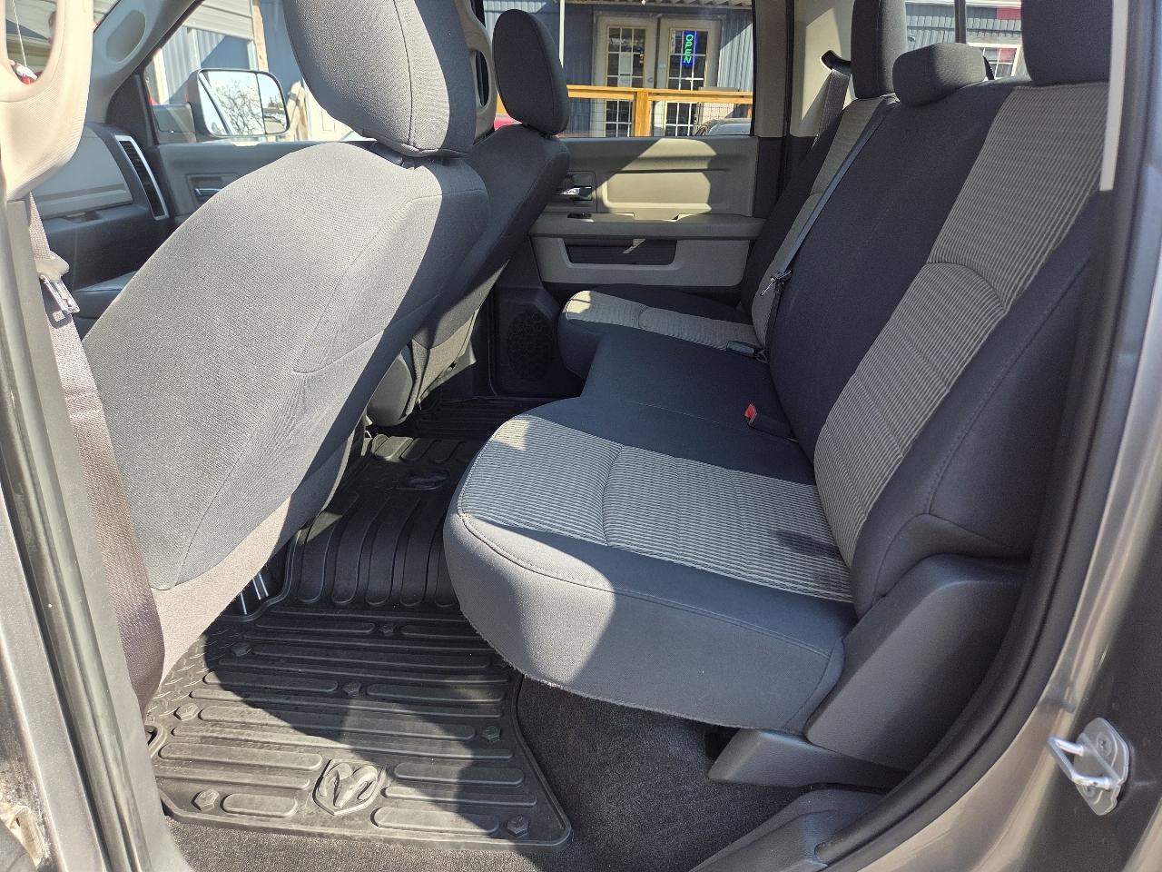 RAM 1500 SLT Crew Cab 4WD 2012