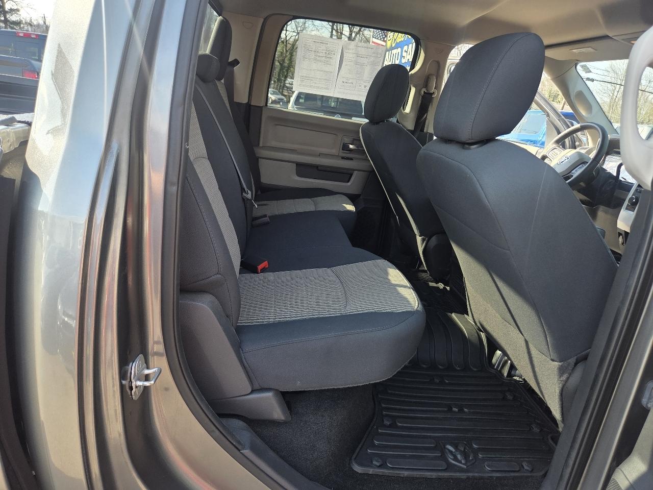 RAM 1500 SLT Crew Cab 4WD 2012