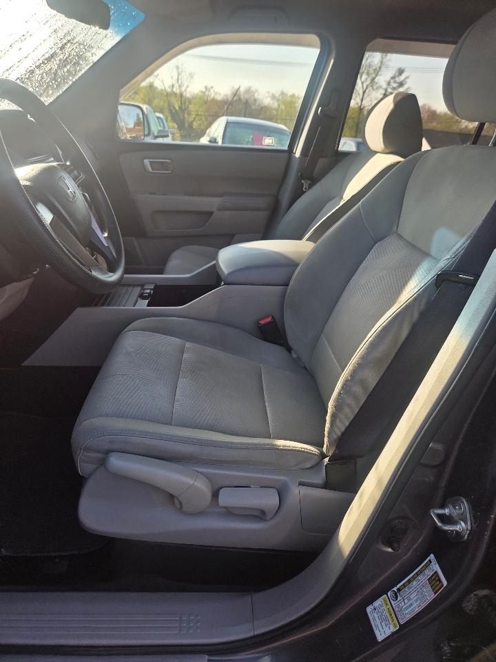 Honda Pilot LX 4WD 5-Spd AT 2012