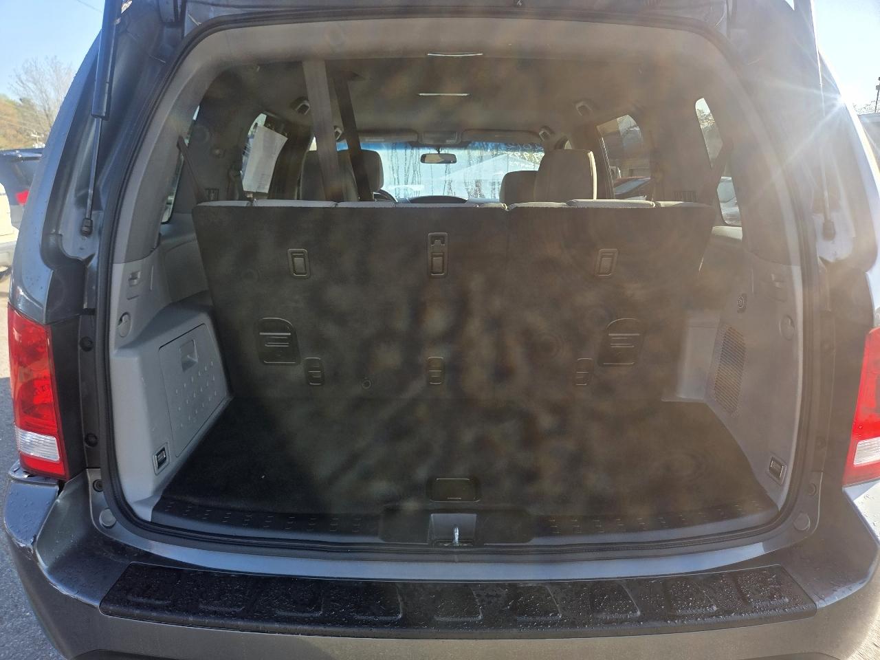 Honda Pilot LX 4WD 5-Spd AT 2012