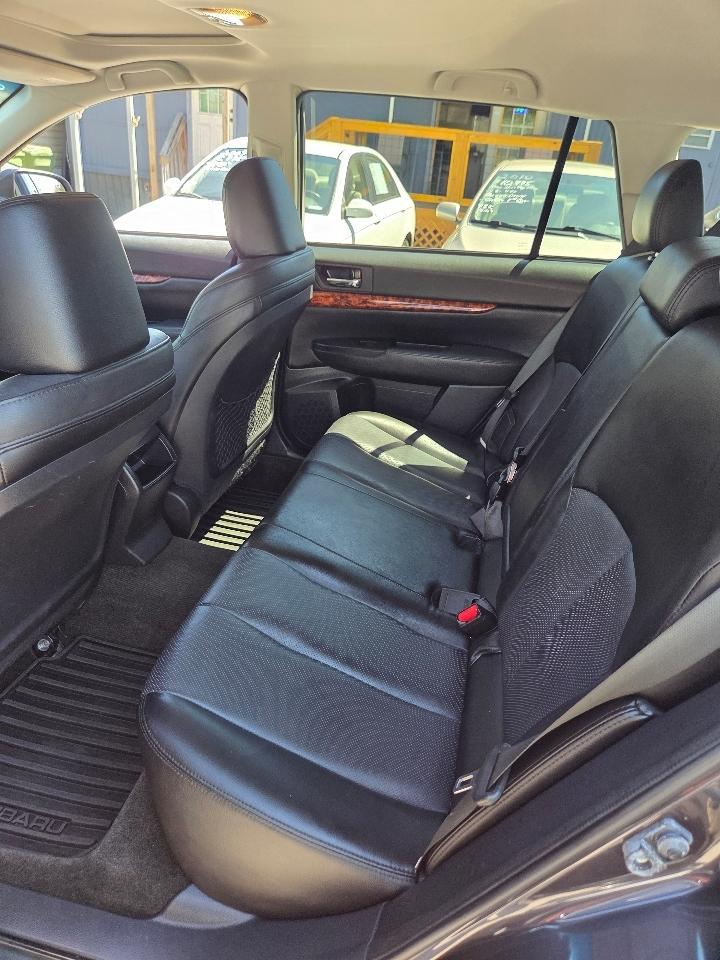 Subaru Outback 2.5i Limited 2012