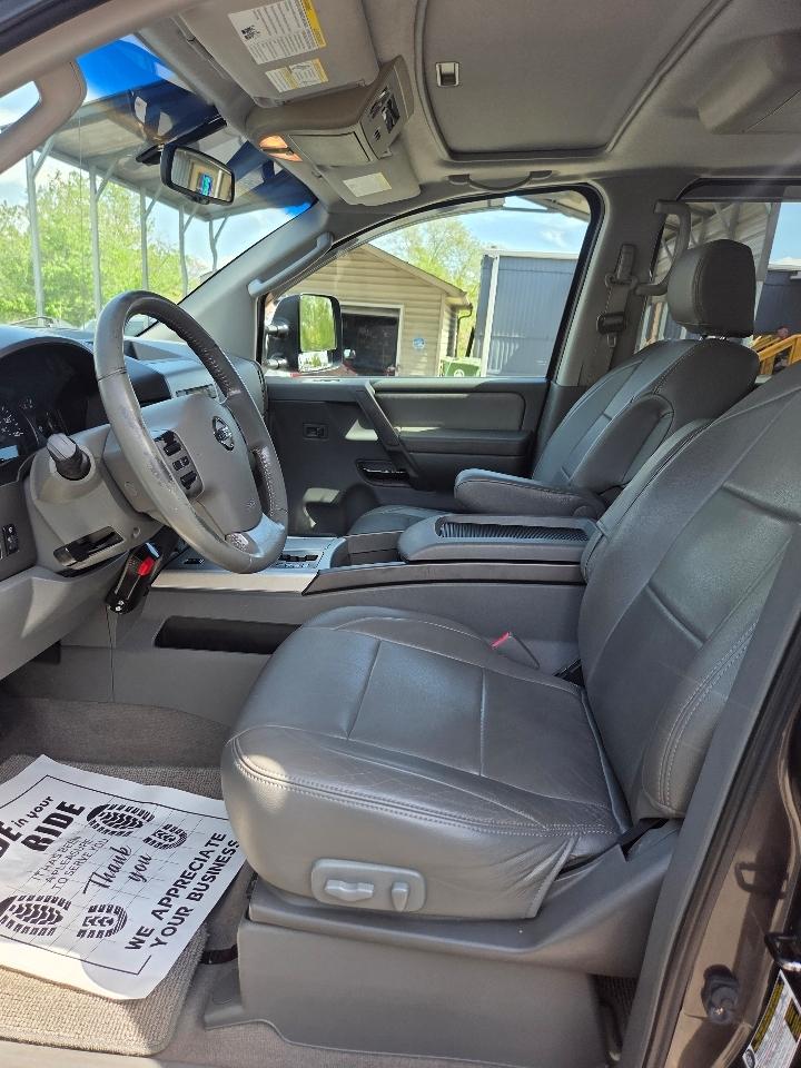 Nissan Titan LE Crew Cab 4WD 2007