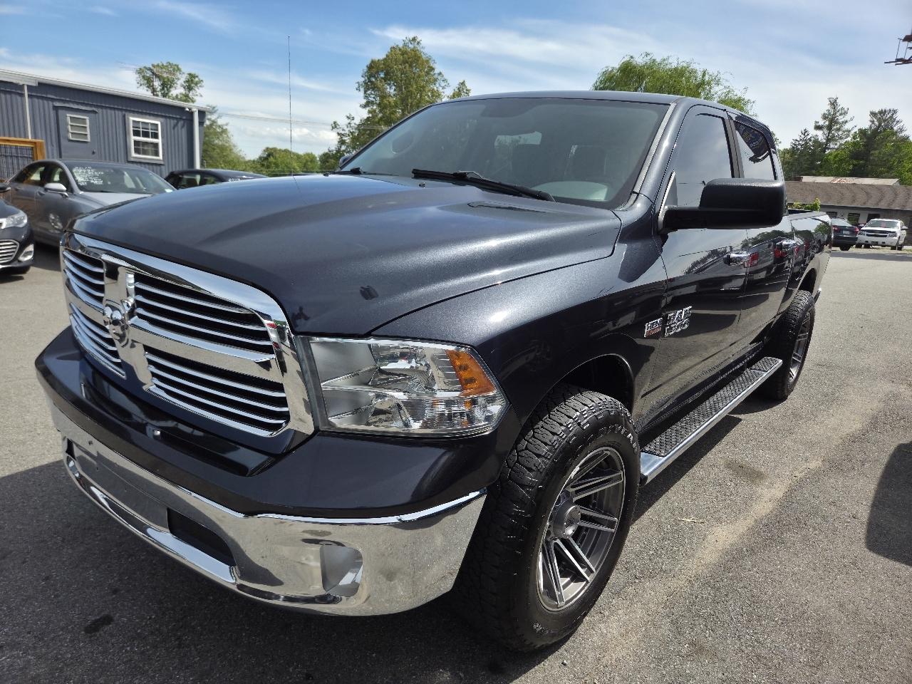 RAM 1500 SLT Crew Cab SWB 4WD 2014
