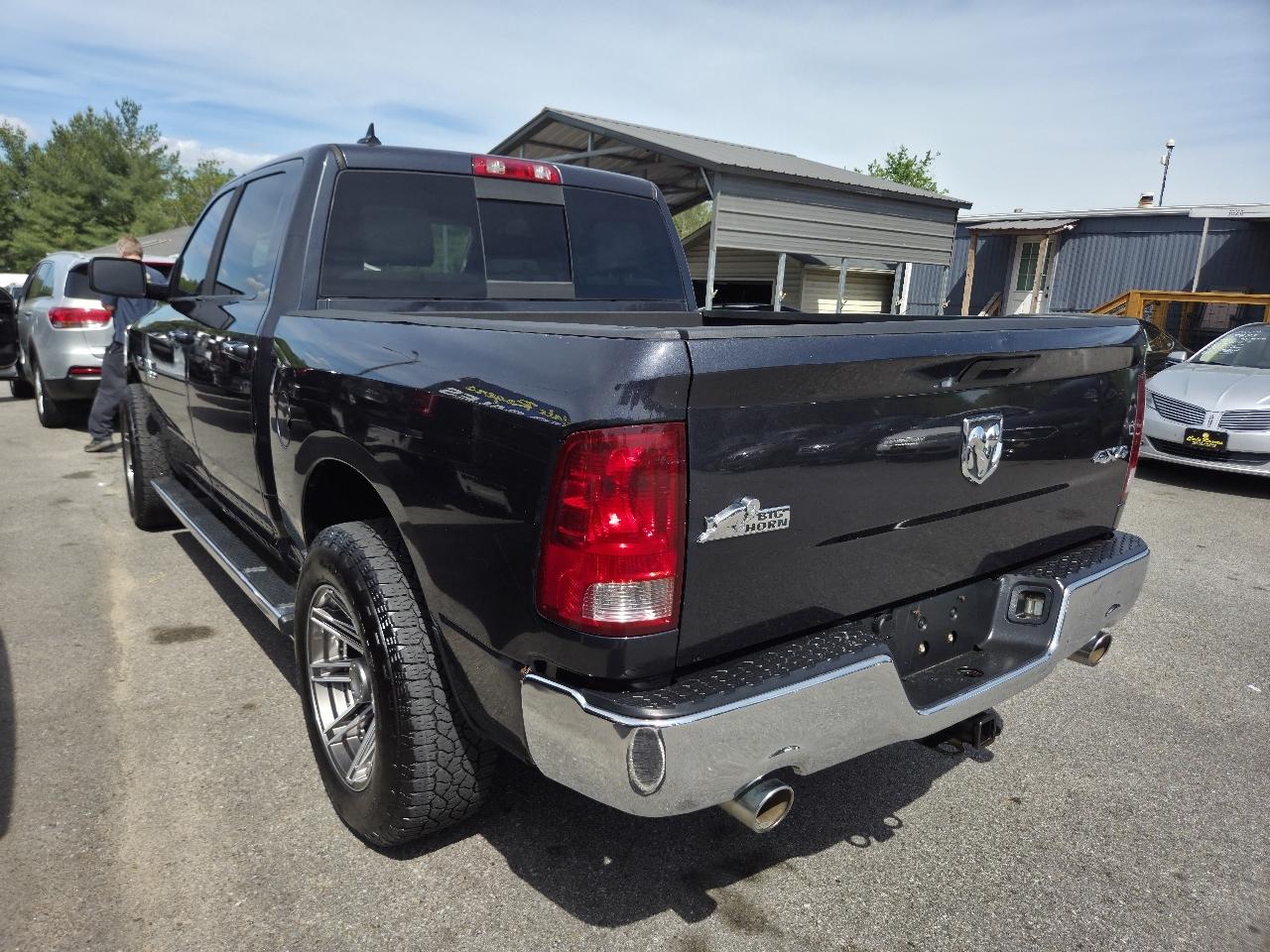 RAM 1500 SLT Crew Cab SWB 4WD 2014