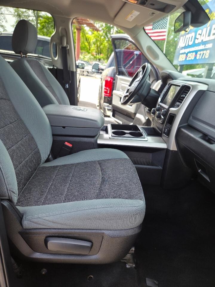 RAM 1500 SLT Crew Cab SWB 4WD 2014