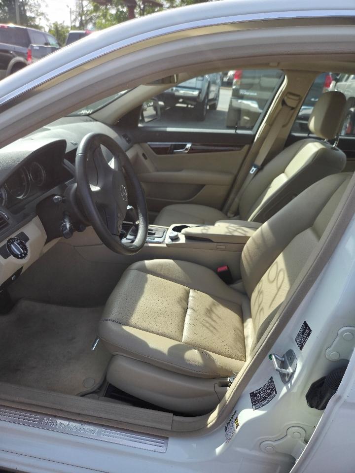 Mercedes-Benz C-Class C300 Luxury Sedan 2009