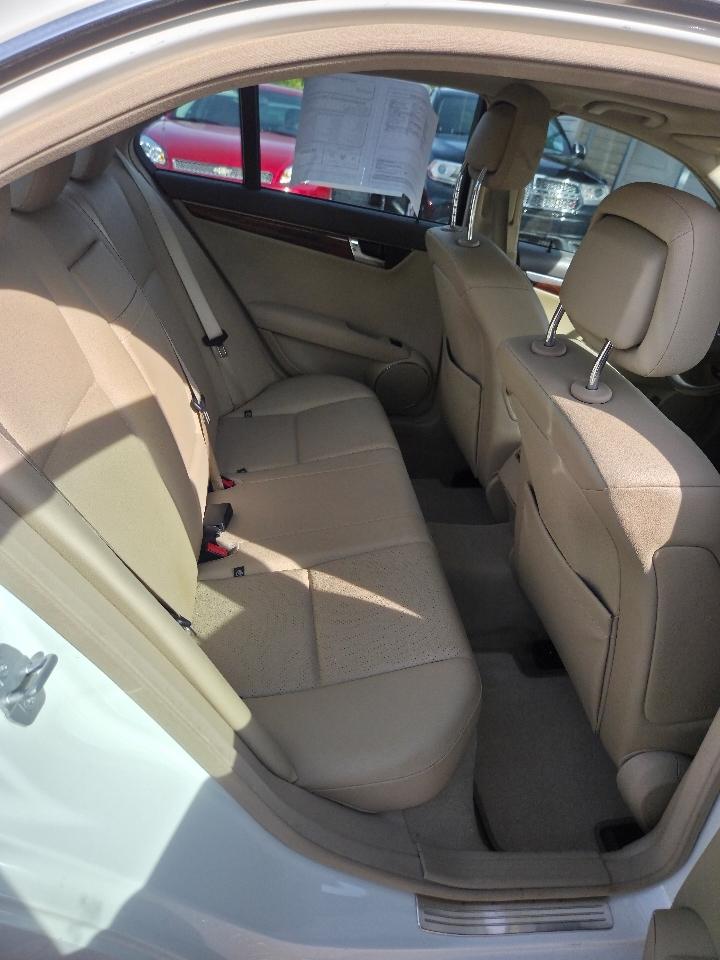 Mercedes-Benz C-Class C300 Luxury Sedan 2009
