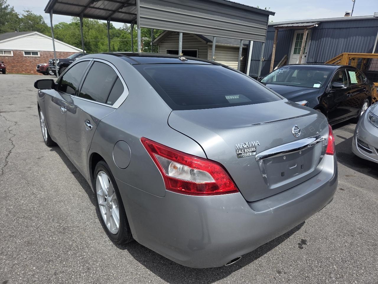 Nissan Maxima S 2009