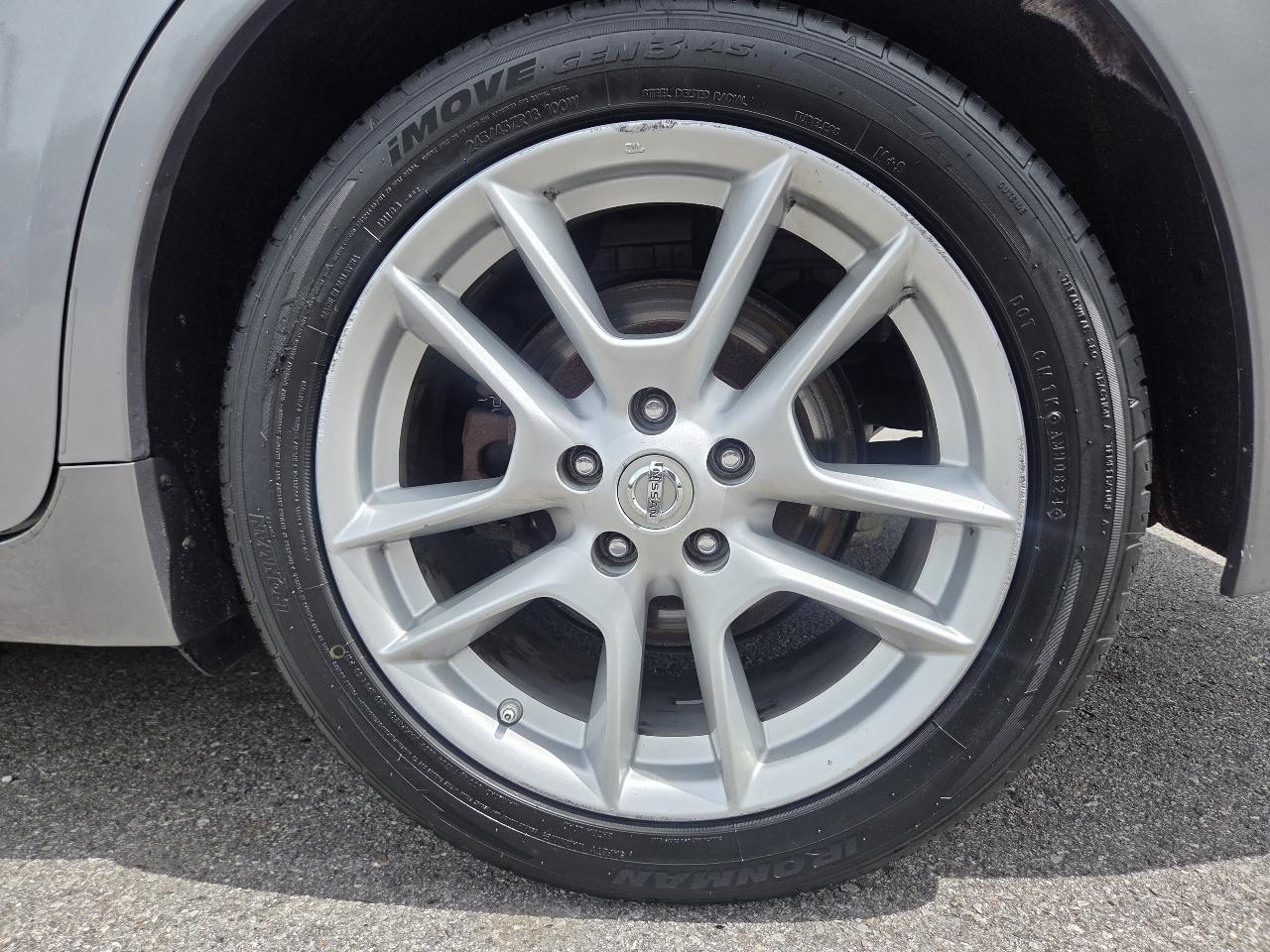 Nissan Maxima S 2009