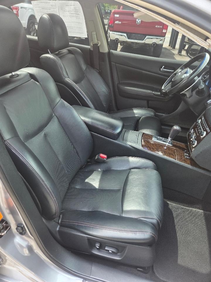 Nissan Maxima S 2009