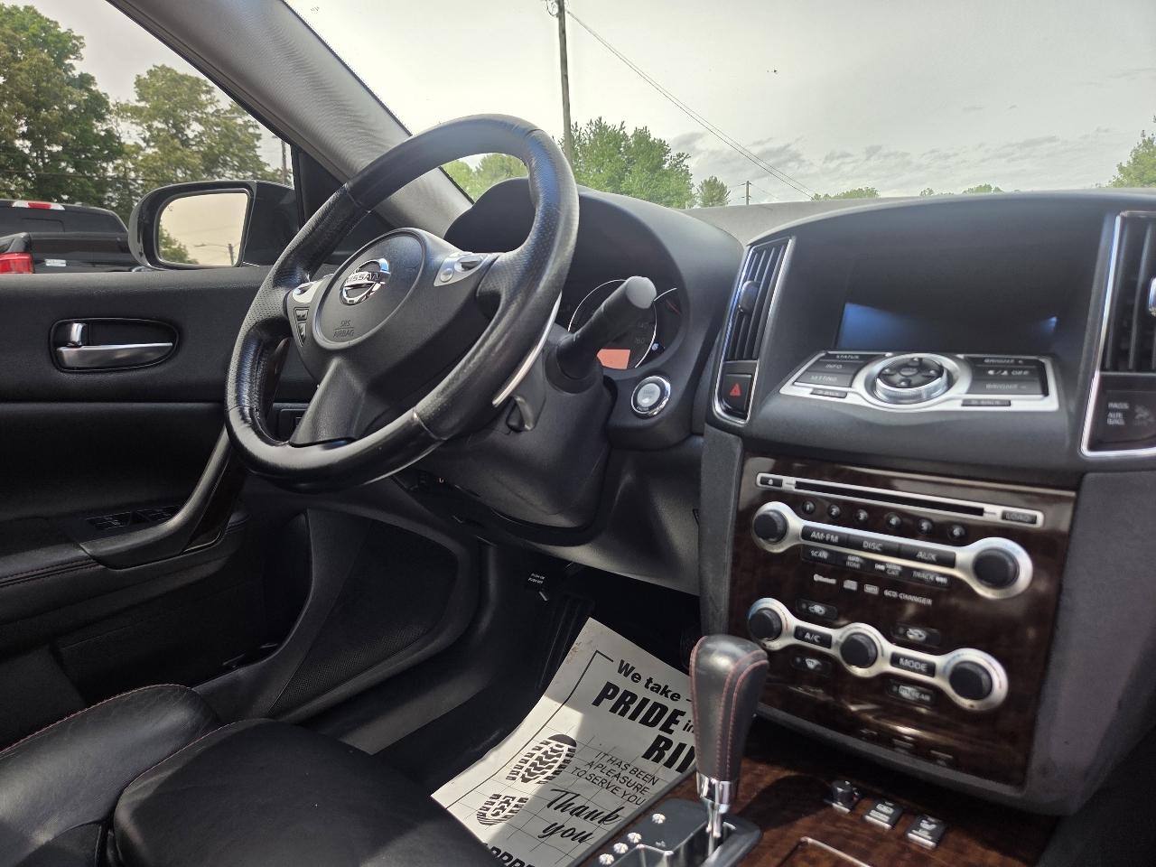 Nissan Maxima S 2009