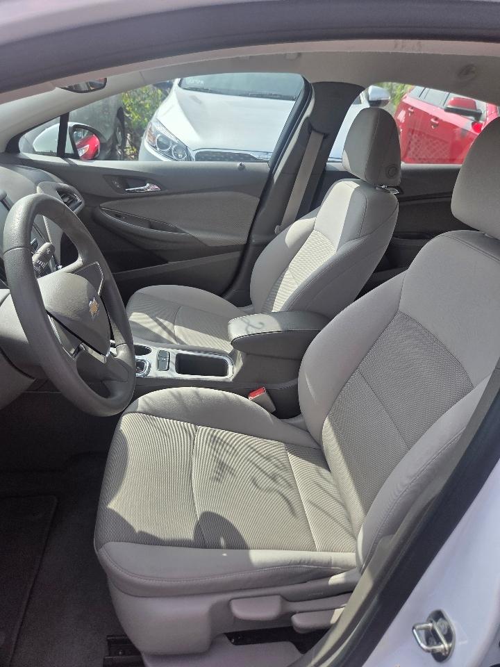 Chevrolet Cruze LS Auto 2017