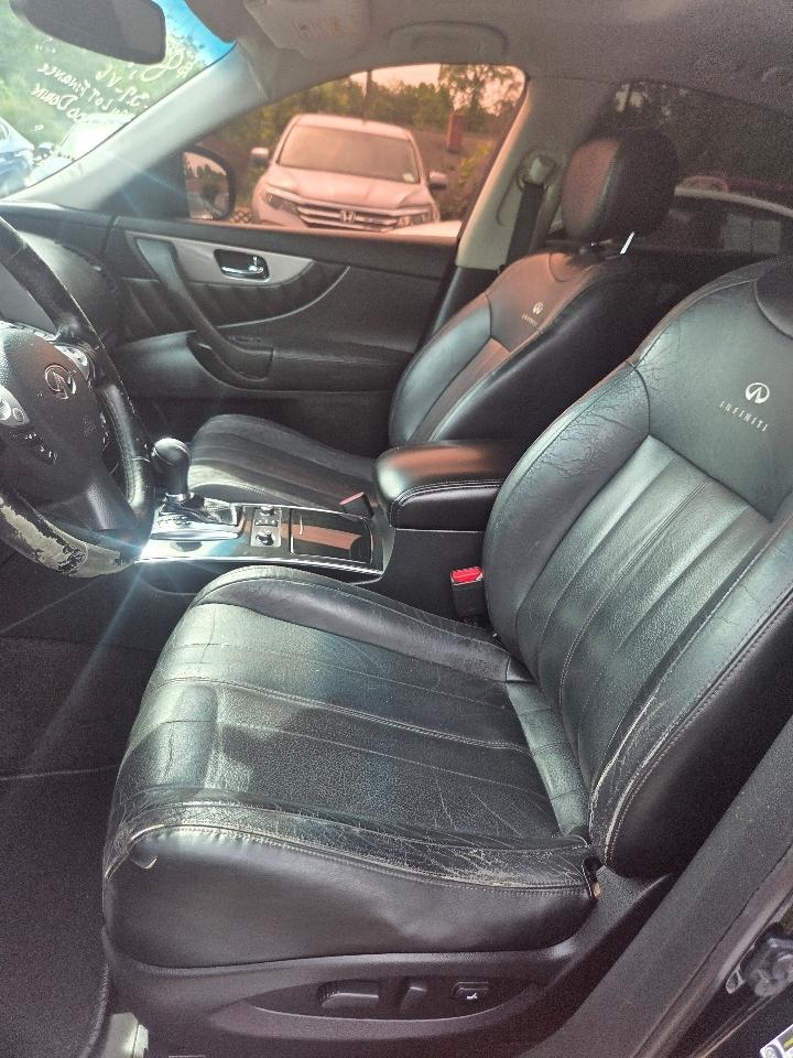 Infiniti QX70 Base 2014