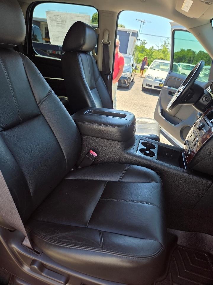 Chevrolet Tahoe LT 4WD 2011