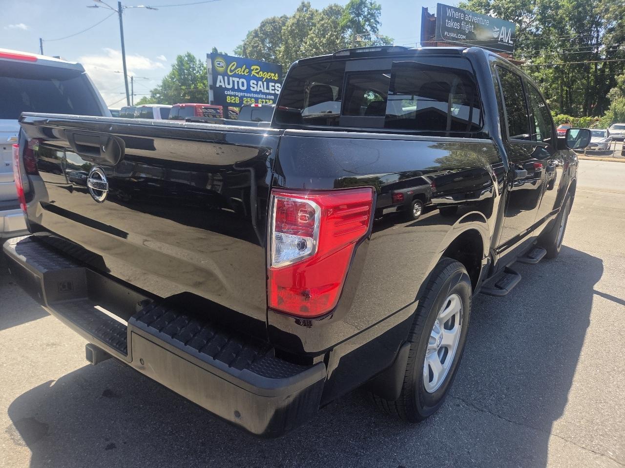 Nissan Titan S Crew Cab 4WD 2020