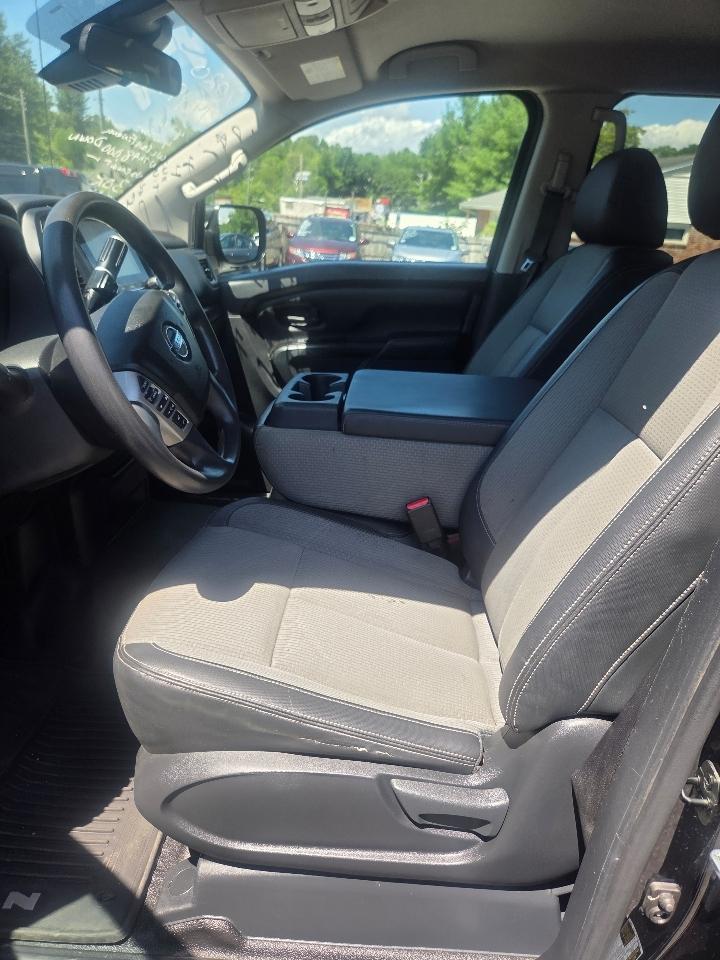 Nissan Titan S Crew Cab 4WD 2020