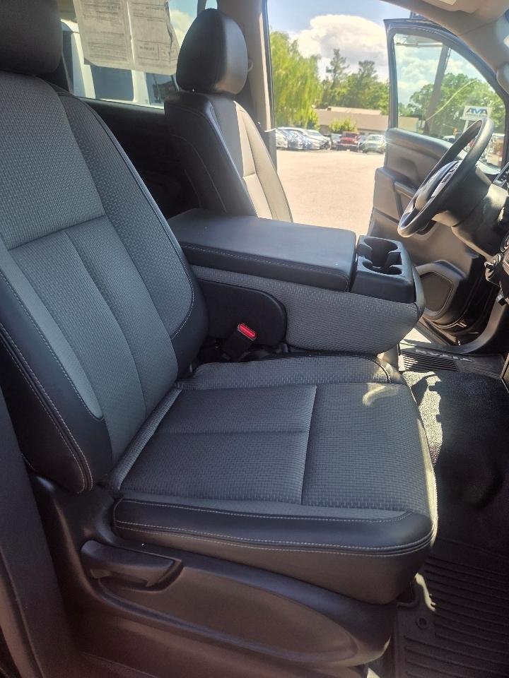 Nissan Titan S Crew Cab 4WD 2020