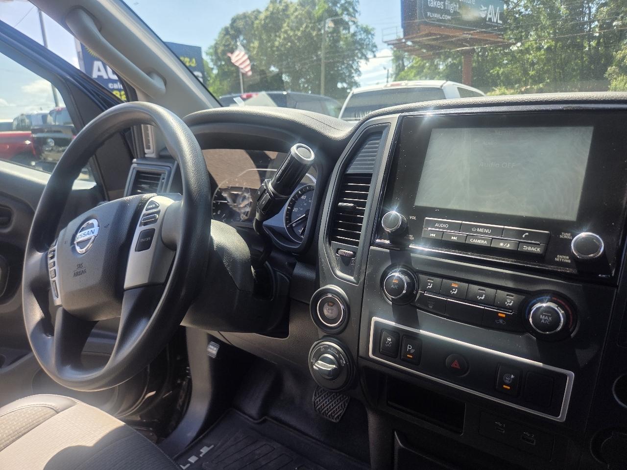 Nissan Titan S Crew Cab 4WD 2020