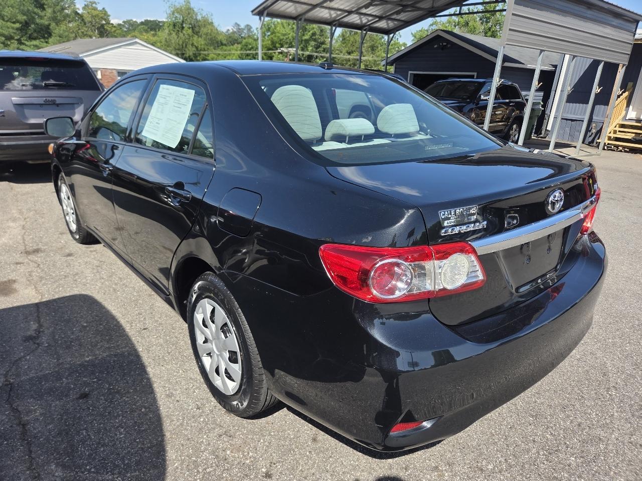 Toyota Corolla S 5-Speed MT 2011