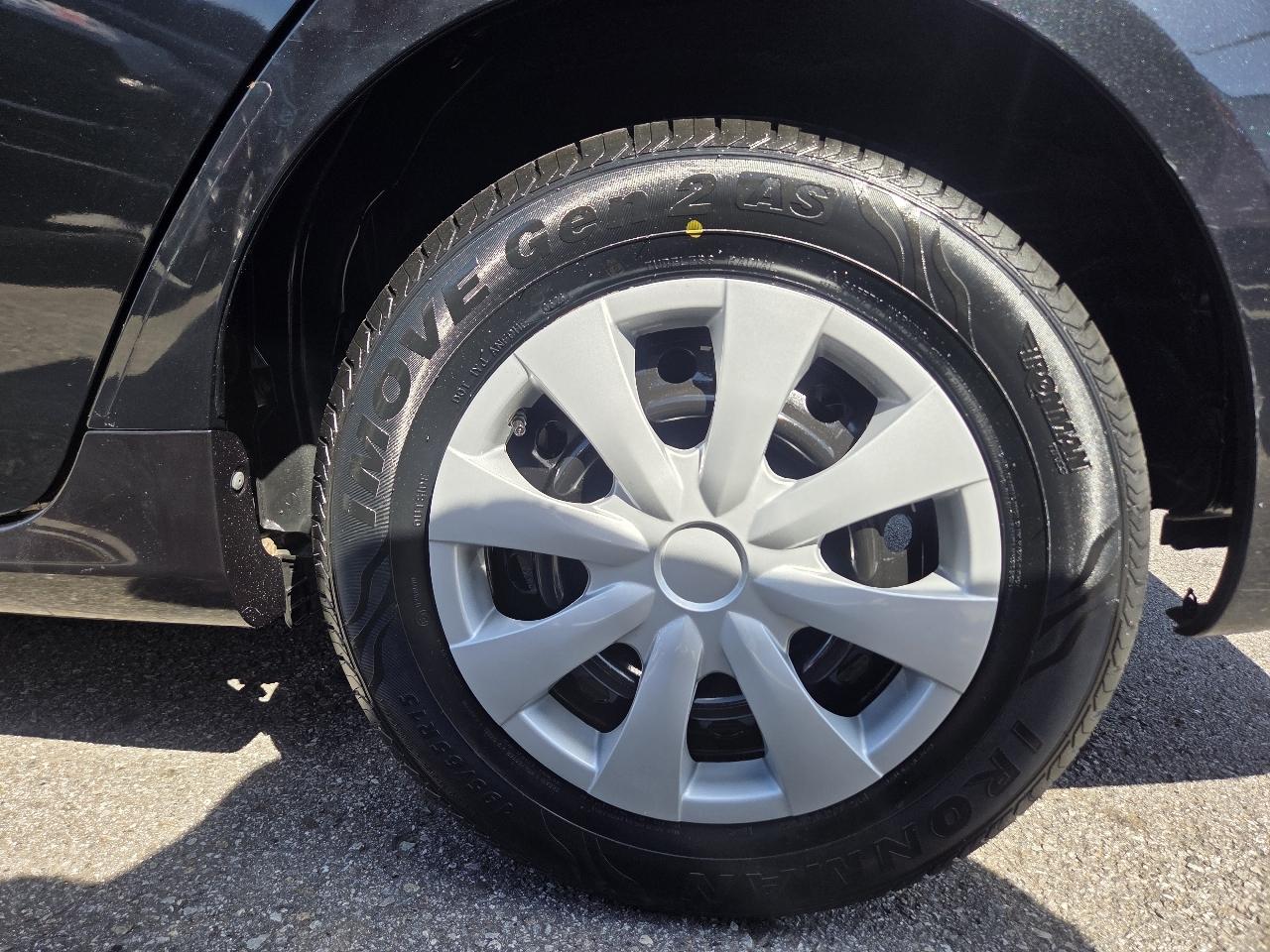 Toyota Corolla S 5-Speed MT 2011