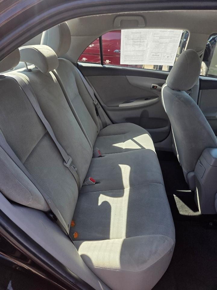 Toyota Corolla S 5-Speed MT 2011