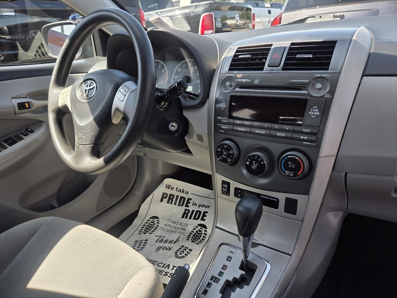 Toyota Corolla S 5-Speed MT 2011