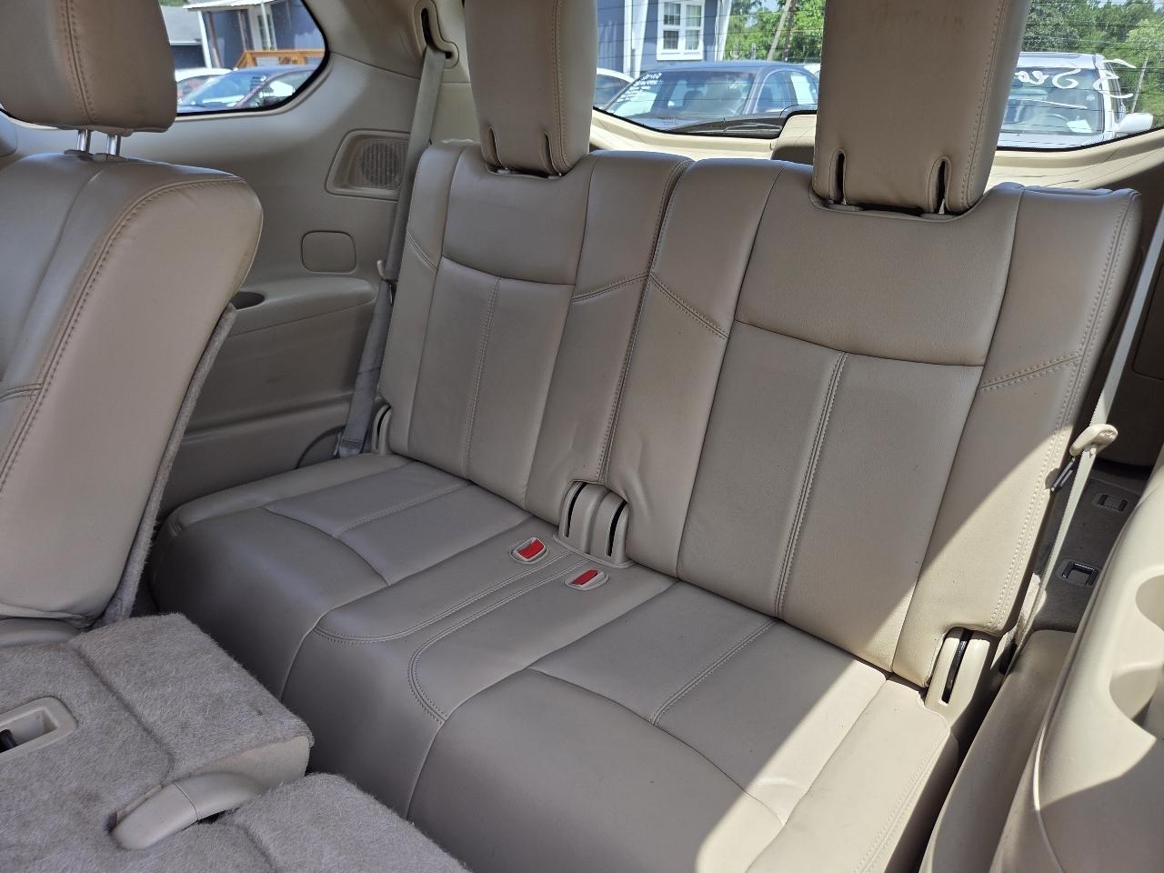 Nissan Pathfinder SV 4WD 2013