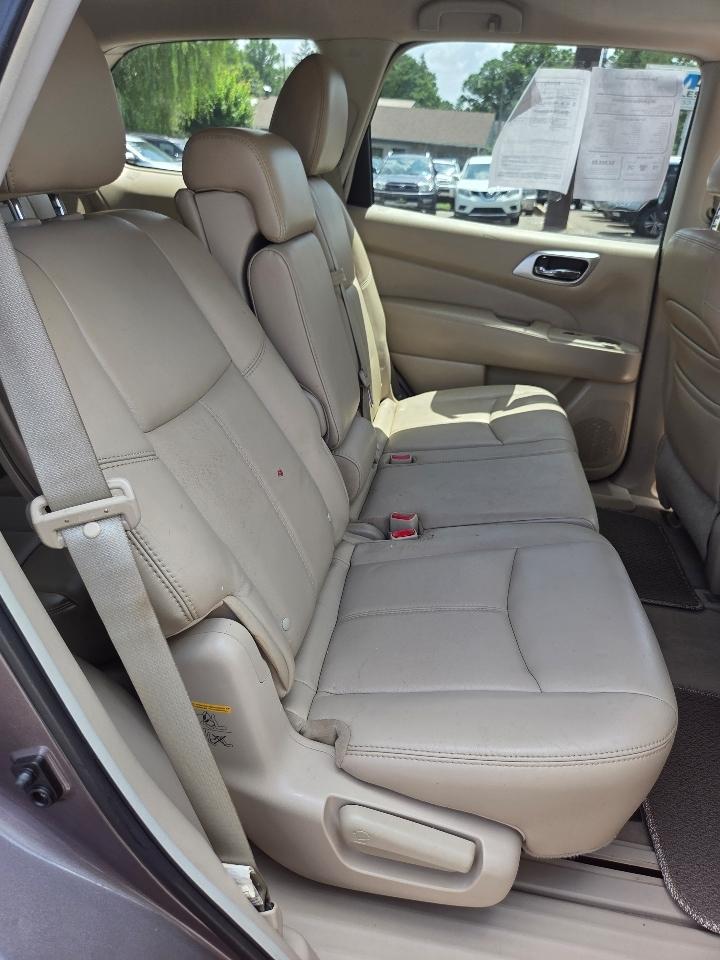 Nissan Pathfinder SV 4WD 2013