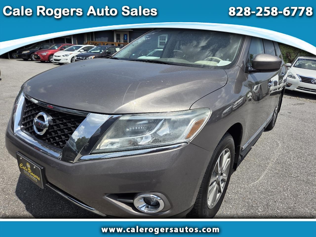 Nissan Pathfinder SV 4WD 2013