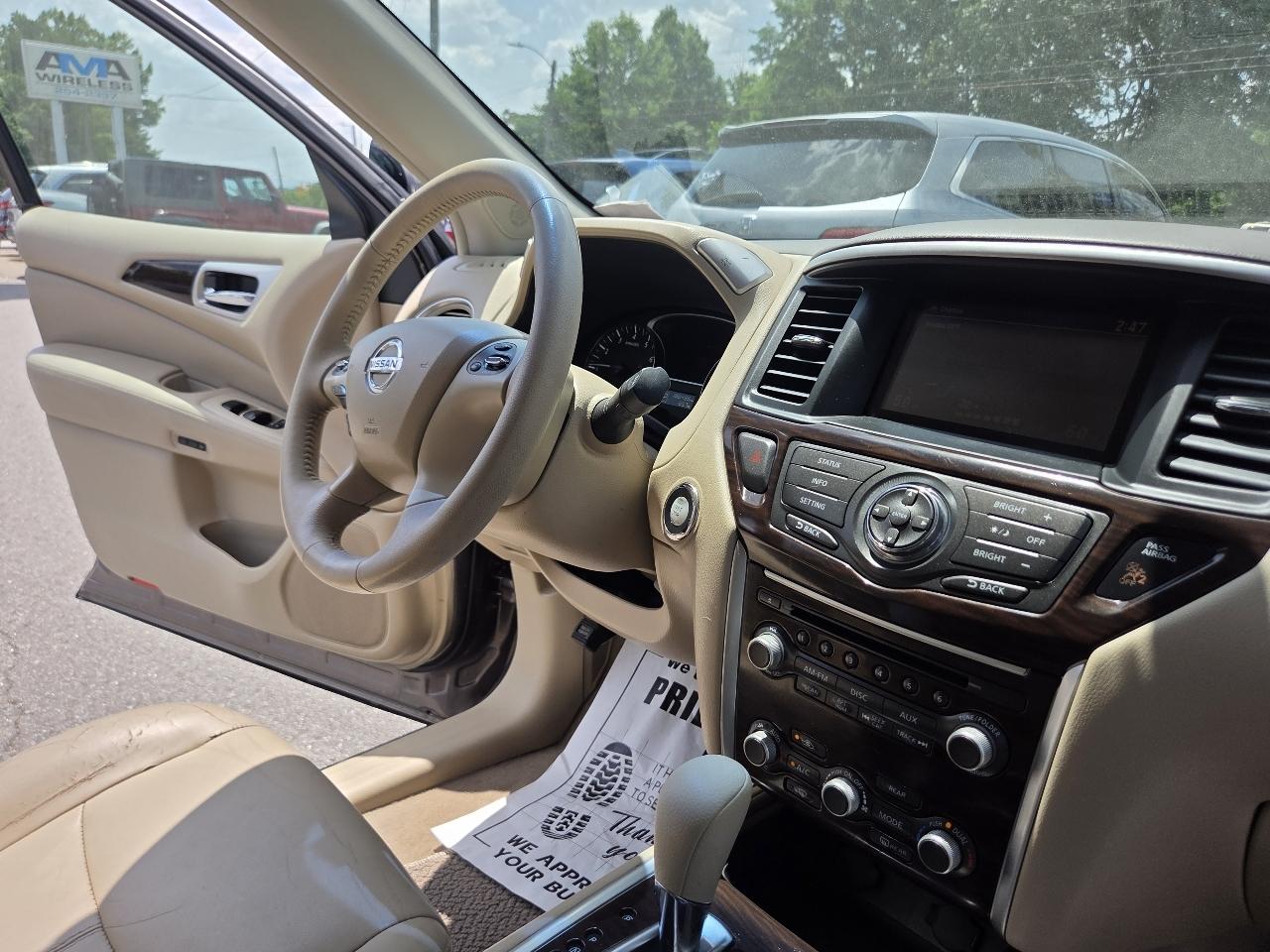 Nissan Pathfinder SV 4WD 2013
