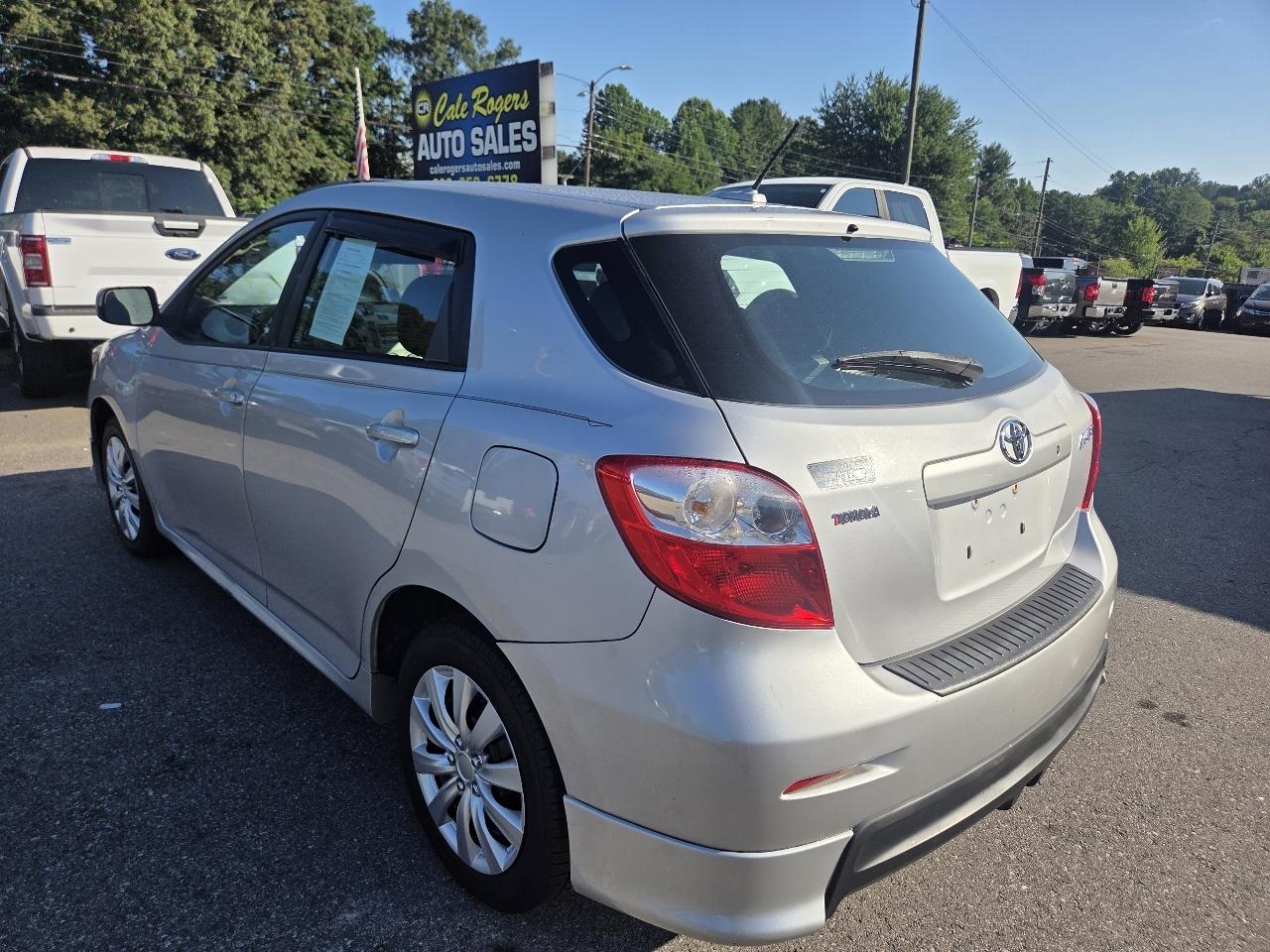 Toyota Matrix Base 4-Speed AT 2010