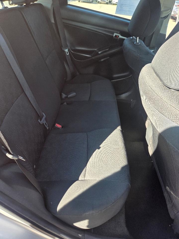 Toyota Matrix Base 4-Speed AT 2010