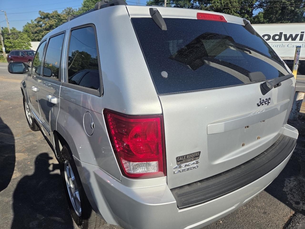 Jeep Grand Cherokee Laredo 4WD 2010