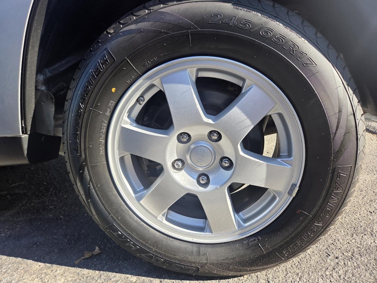 Jeep Grand Cherokee Laredo 4WD 2010