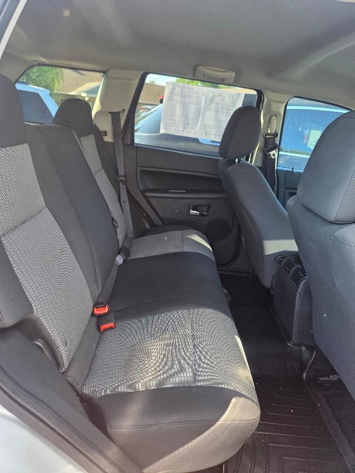 Jeep Grand Cherokee Laredo 4WD 2010